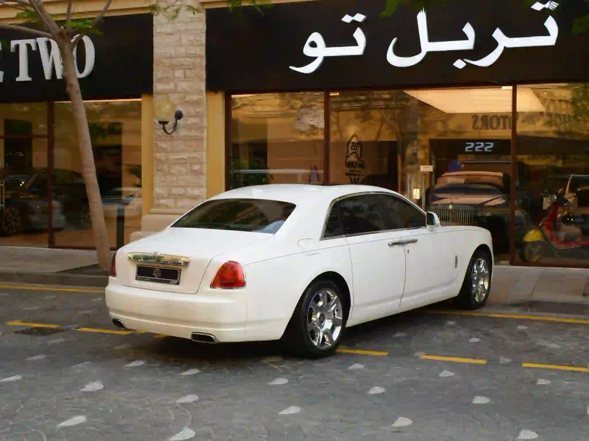 Rolls-Royce Ghost 2012 - Image 2