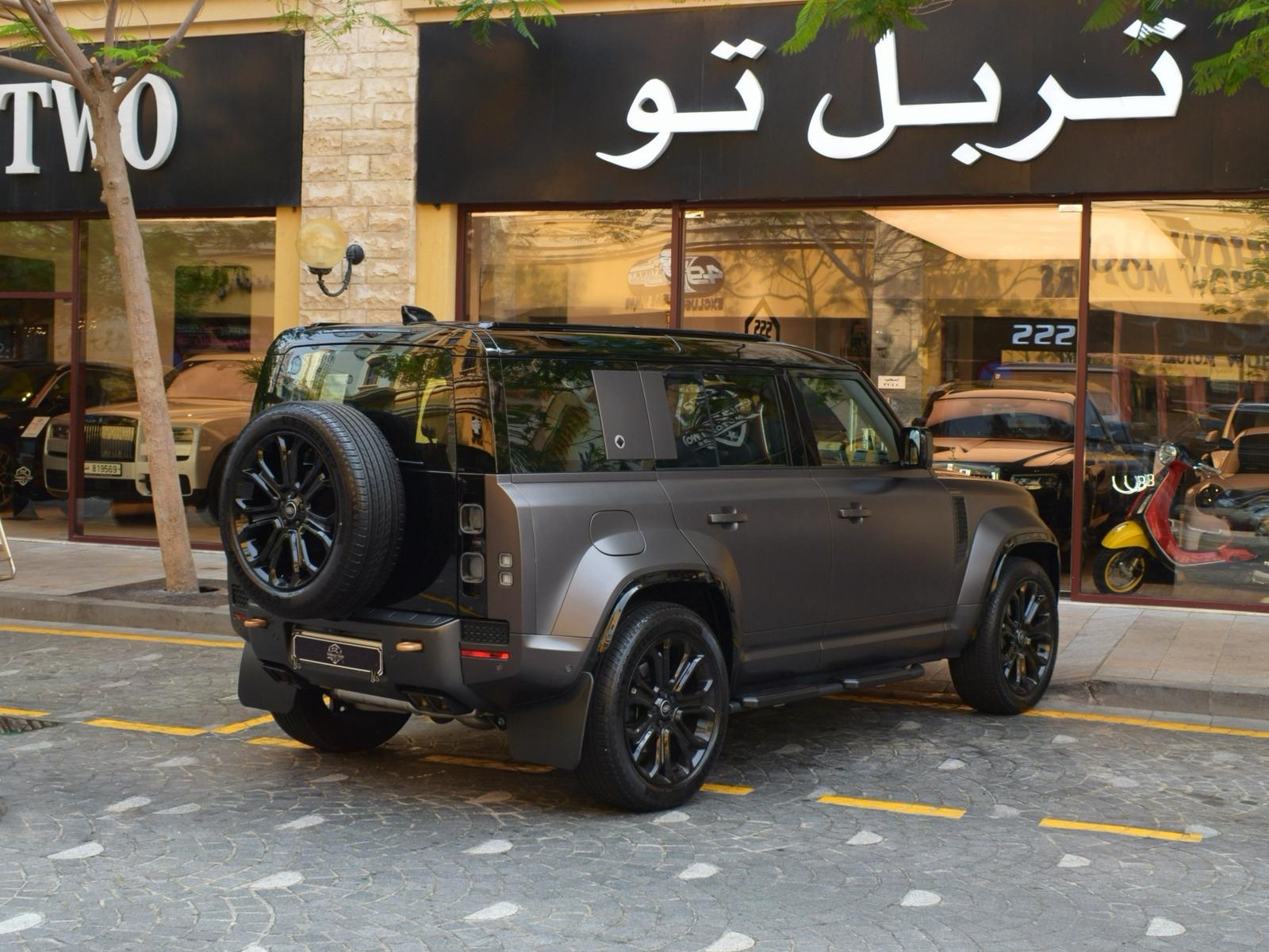 لاند روفر Defender 110 2025 - Image 3
