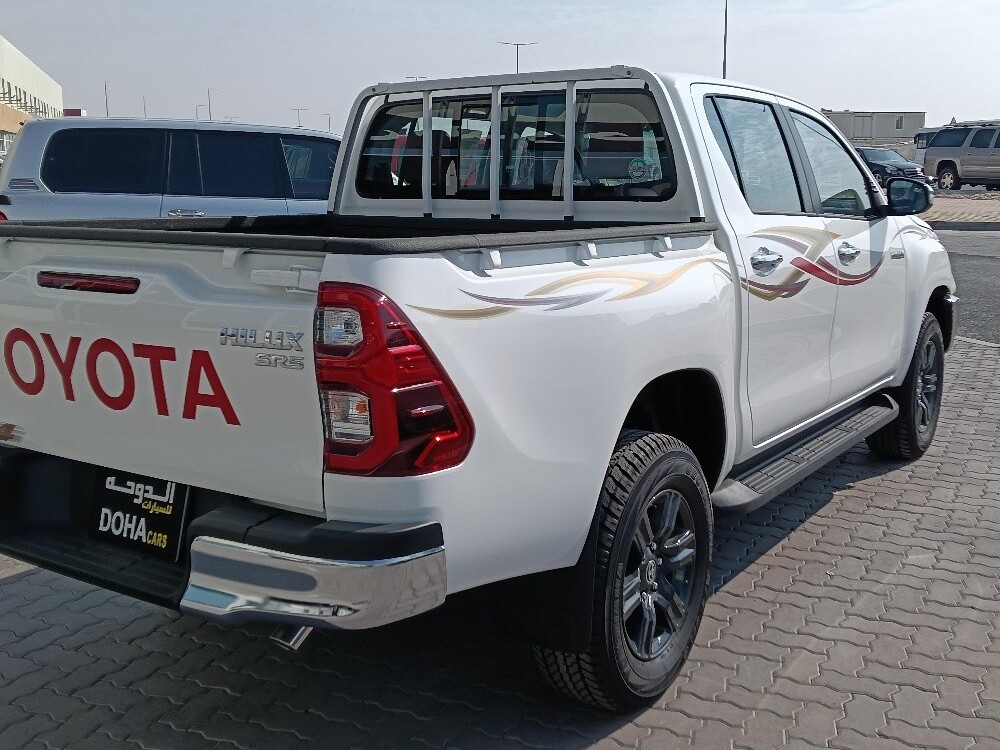 Toyota Hilux 2025 - Image 2