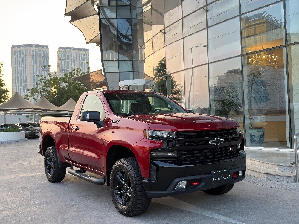 Chevrolet Silverado 2021 - Image 1