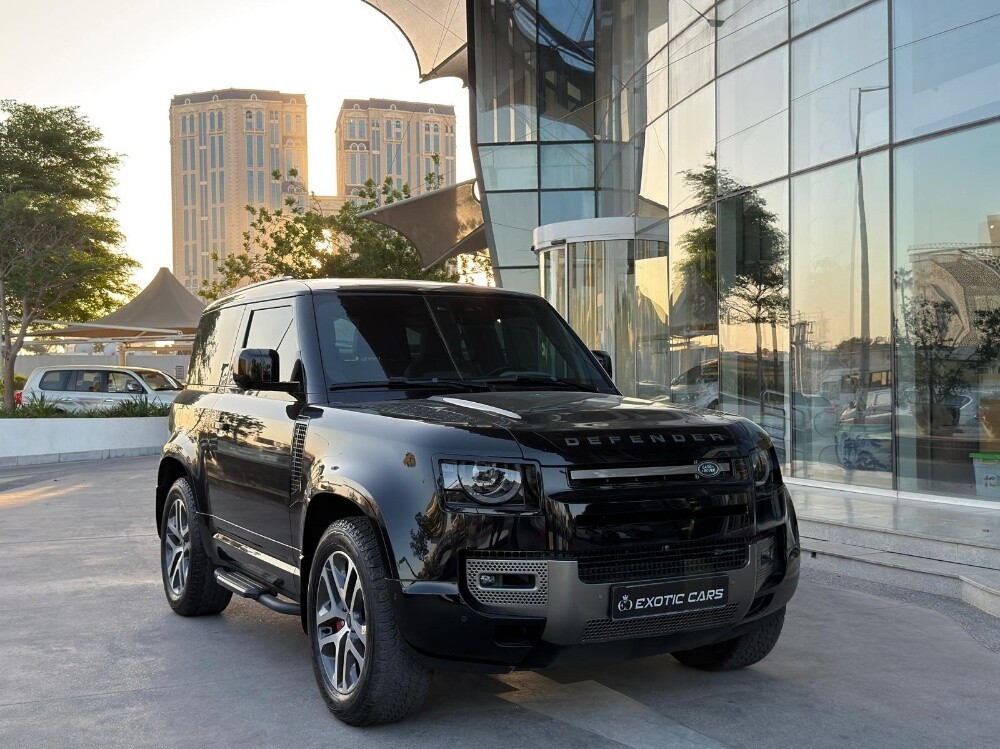 Land Rover Defender 2023 - Image 1