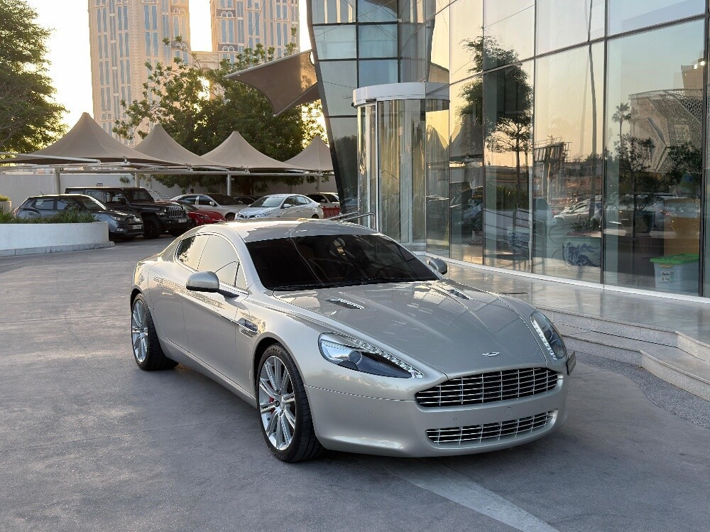Aston Martin Rapide 2011 - Image 1