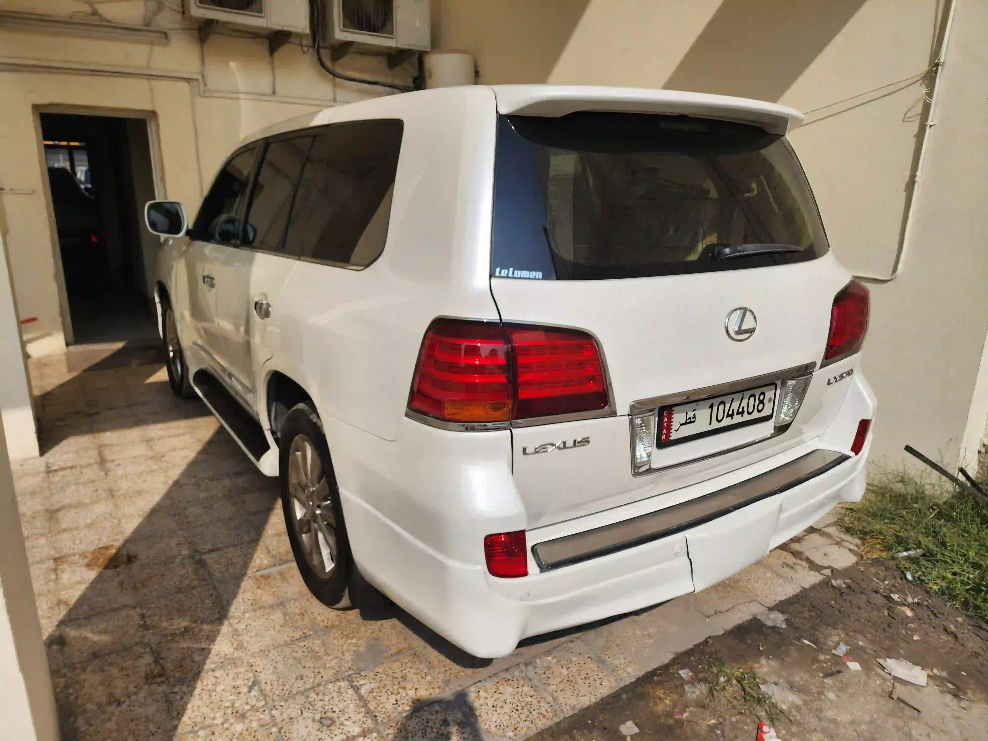 Lexus LX 570 2011 - Image 4