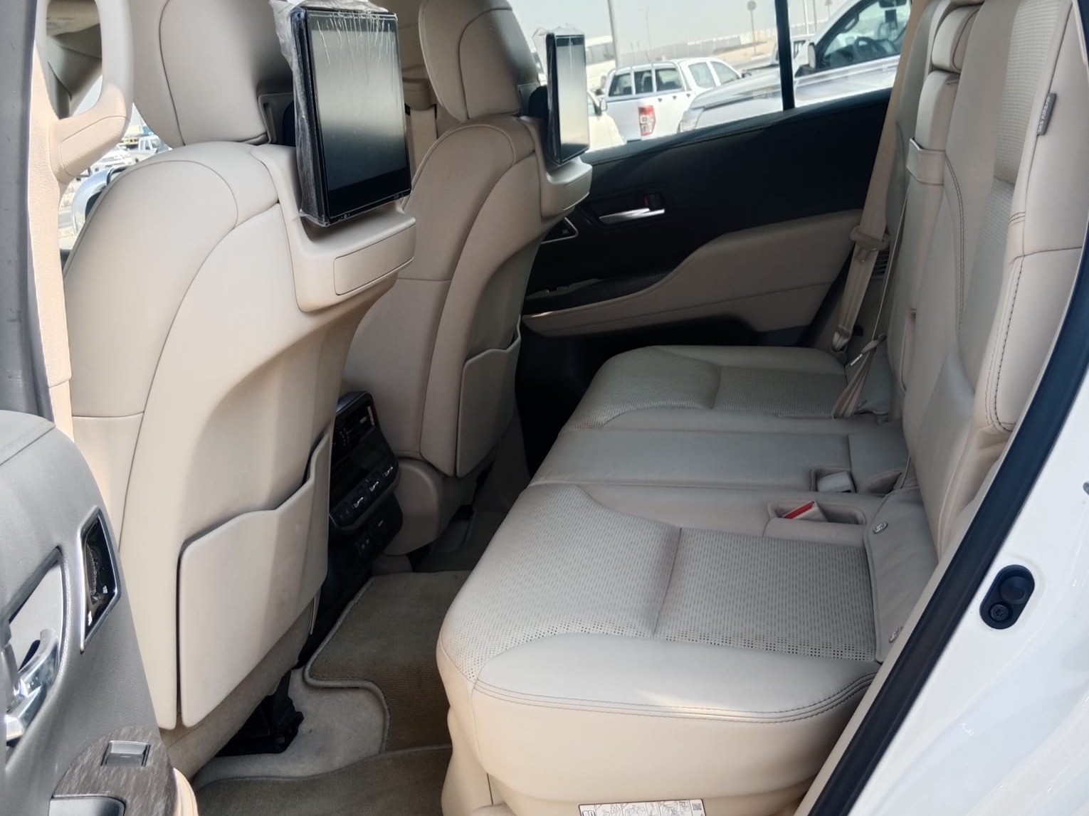 Toyota Land Cruiser VX.R 2022 - Image 3