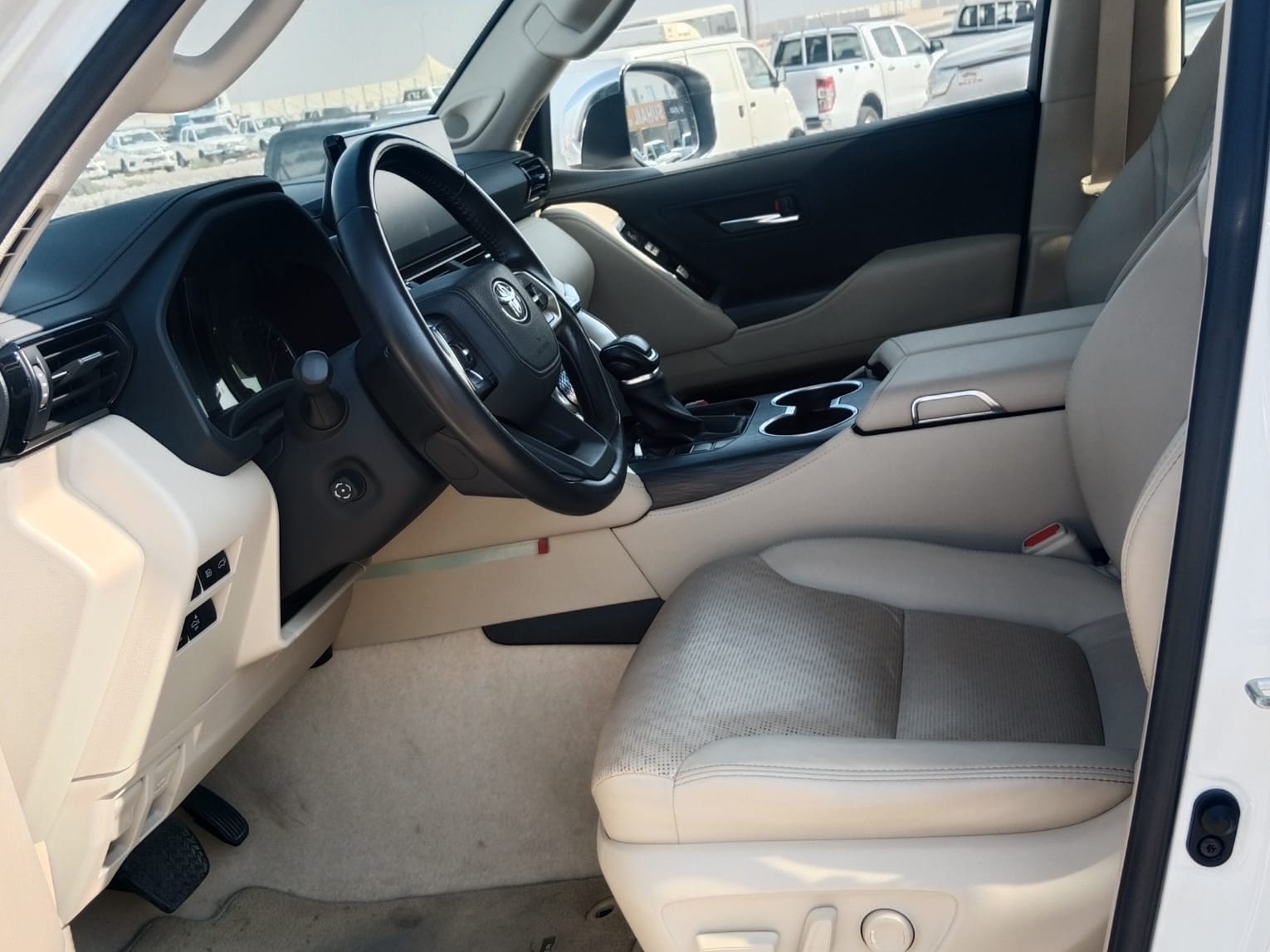 Toyota Land Cruiser VX.R 2022 - Image 4