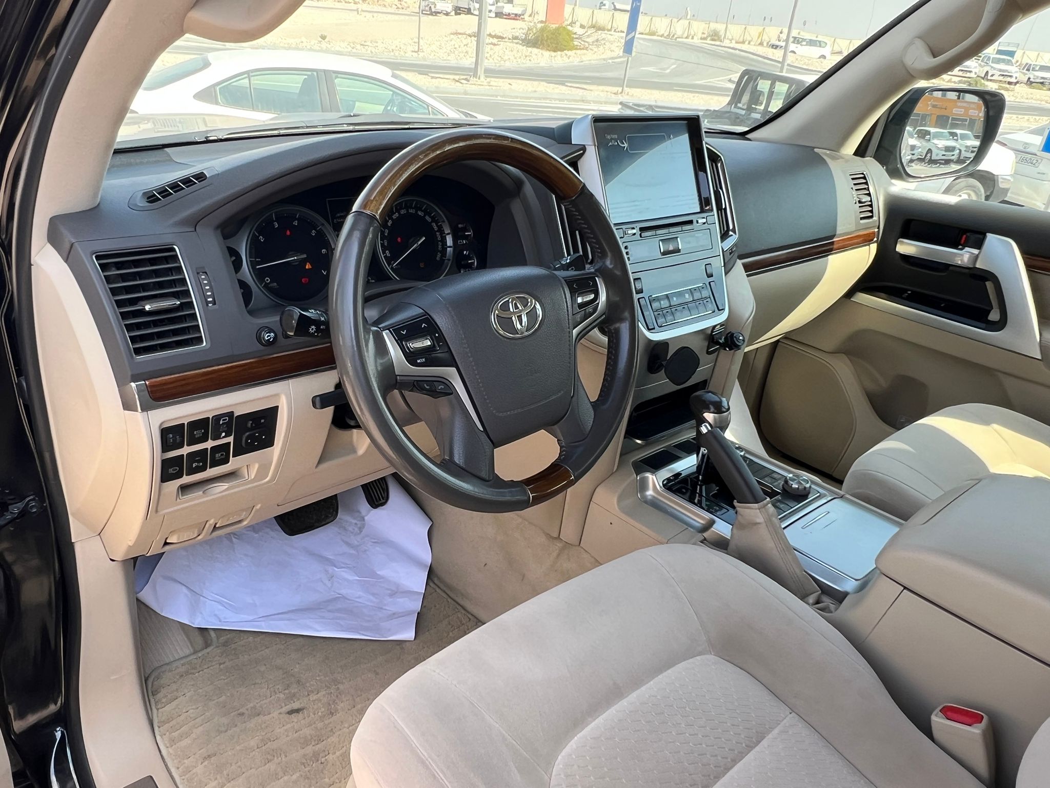 Toyota Land Cruiser VX.R 2019 - Image 2