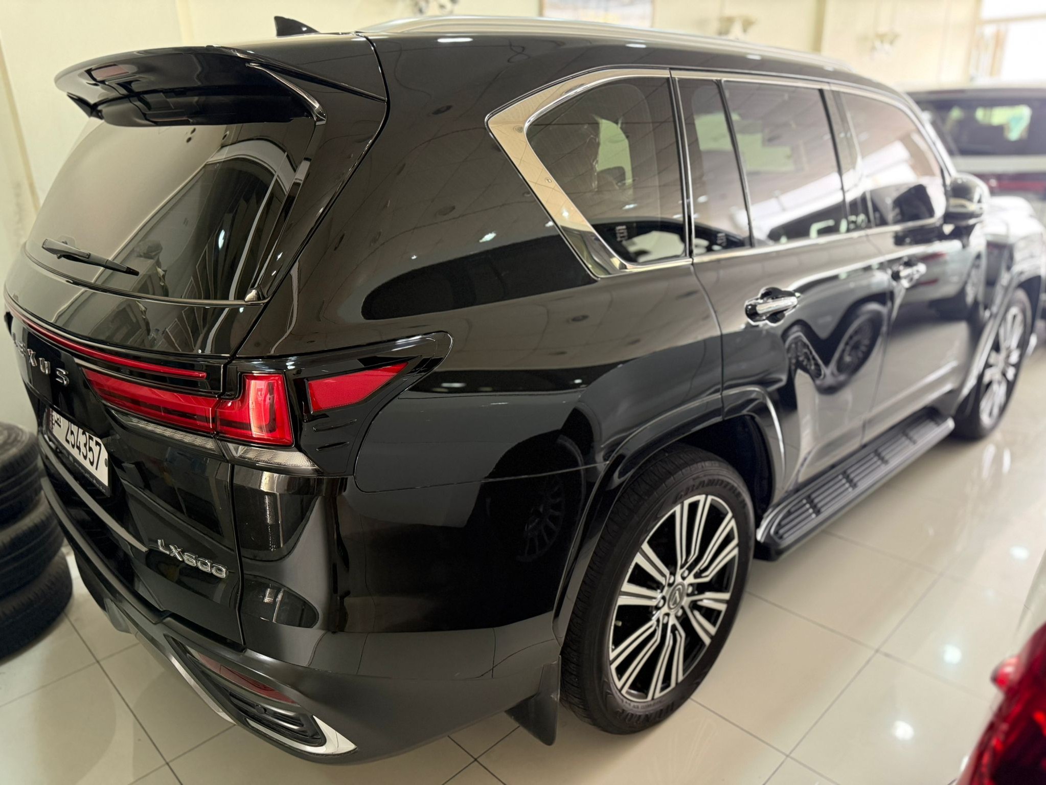 Lexus LX 600 2023 - Image 4