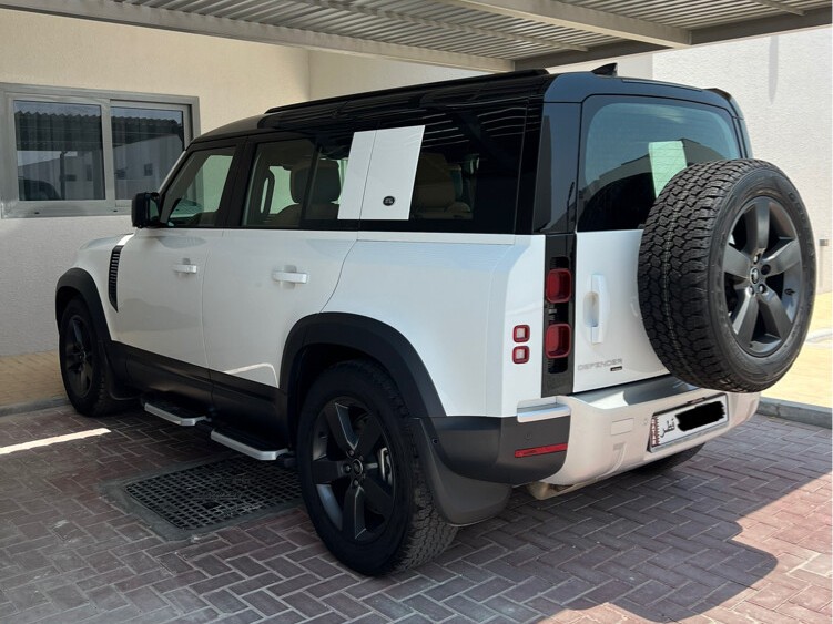 Land Rover Defender 110 S 2023 - Image 2
