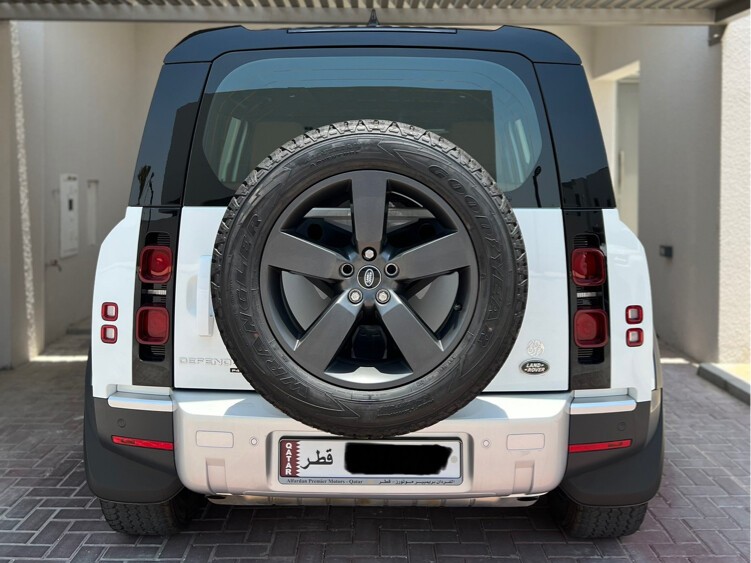 Land Rover Defender 110 S 2023 - Image 3