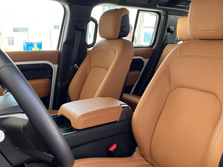 Land Rover Defender 110 S 2023 - Image 4