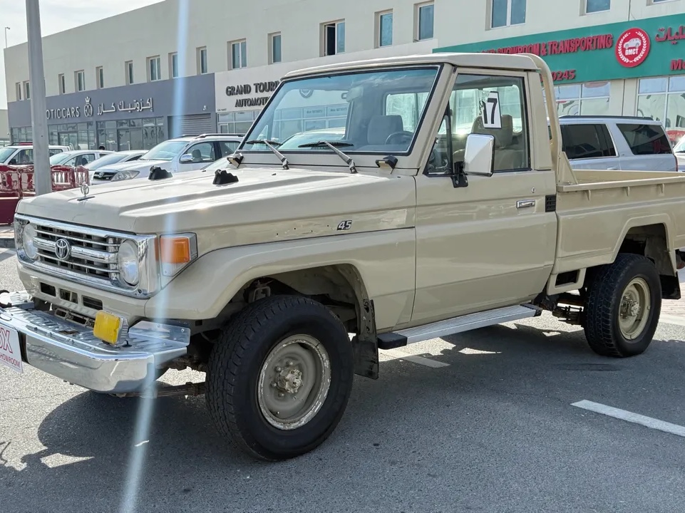 Toyota LX  1997 - Image 2