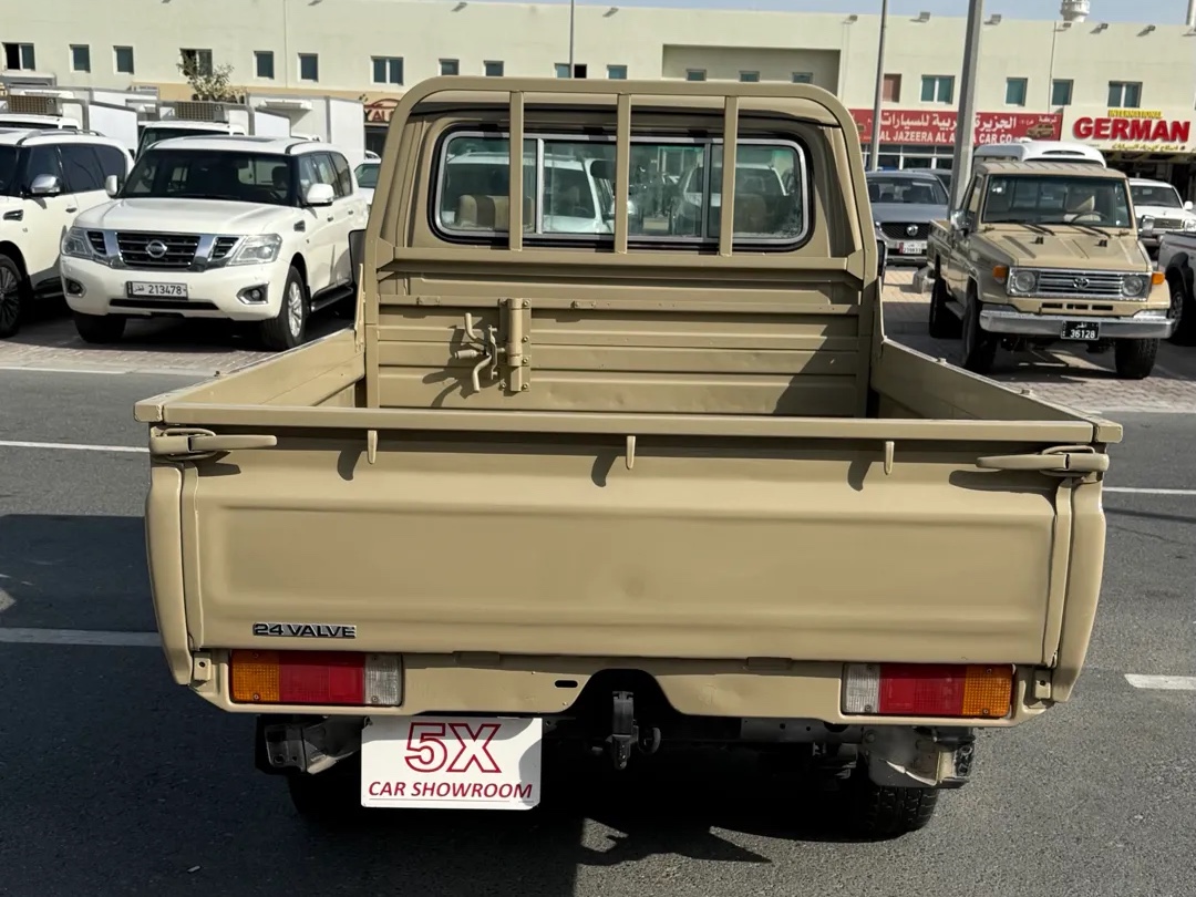 Toyota LX  1997 - Image 4