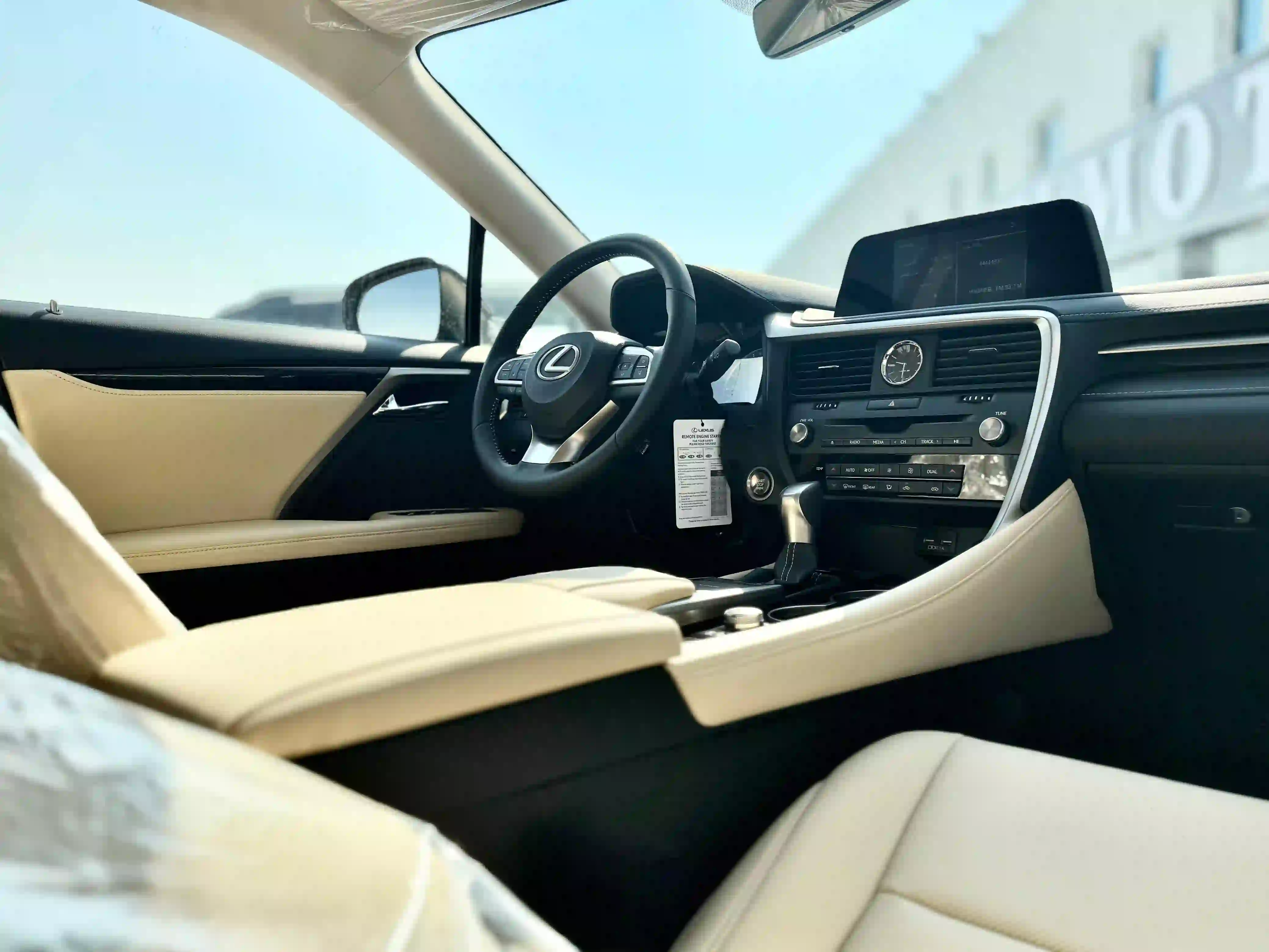 Lexus RX 350 2022 - Image 3