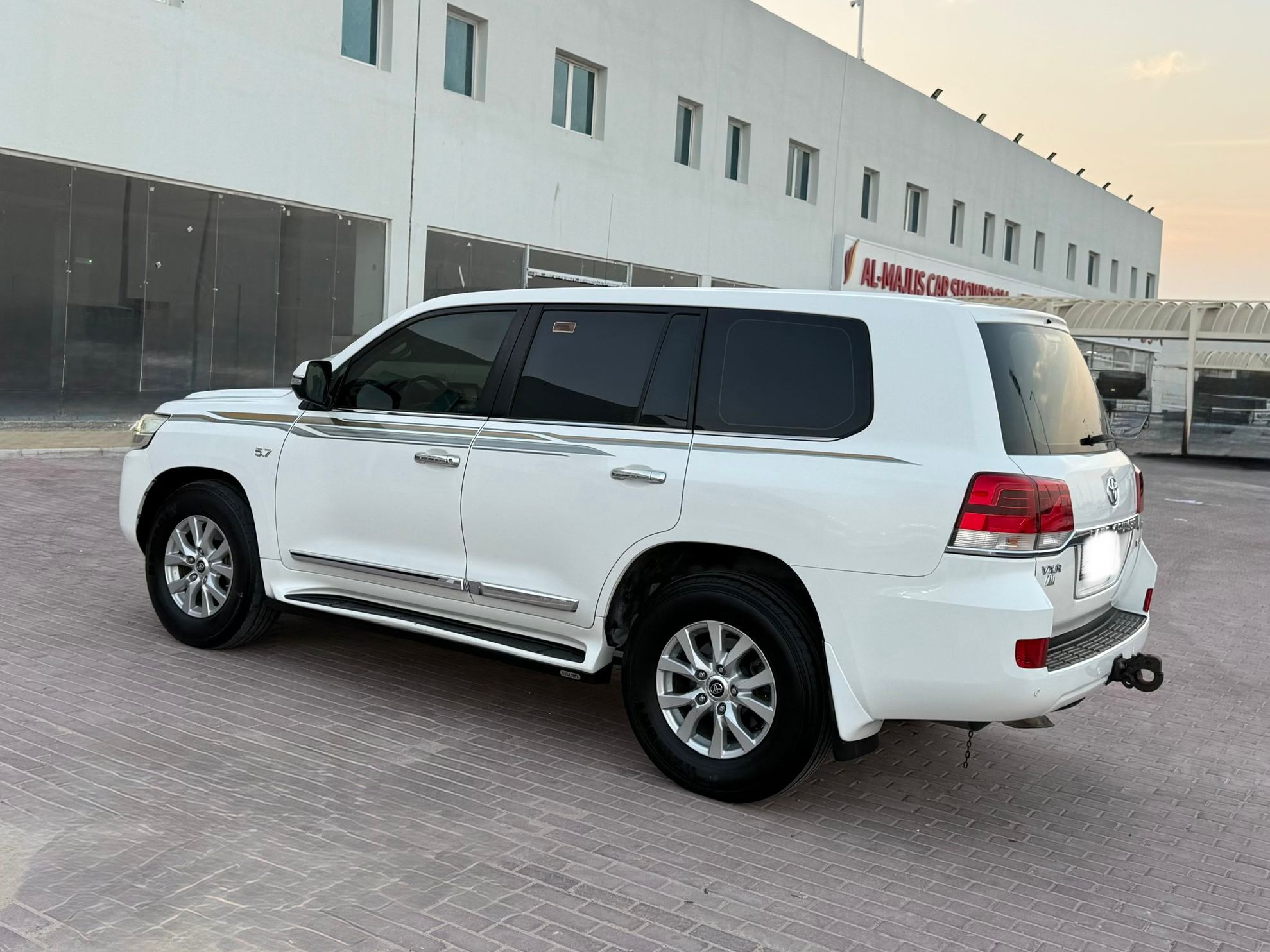 Toyota Land Cruiser VX.R 2016 - Image 3