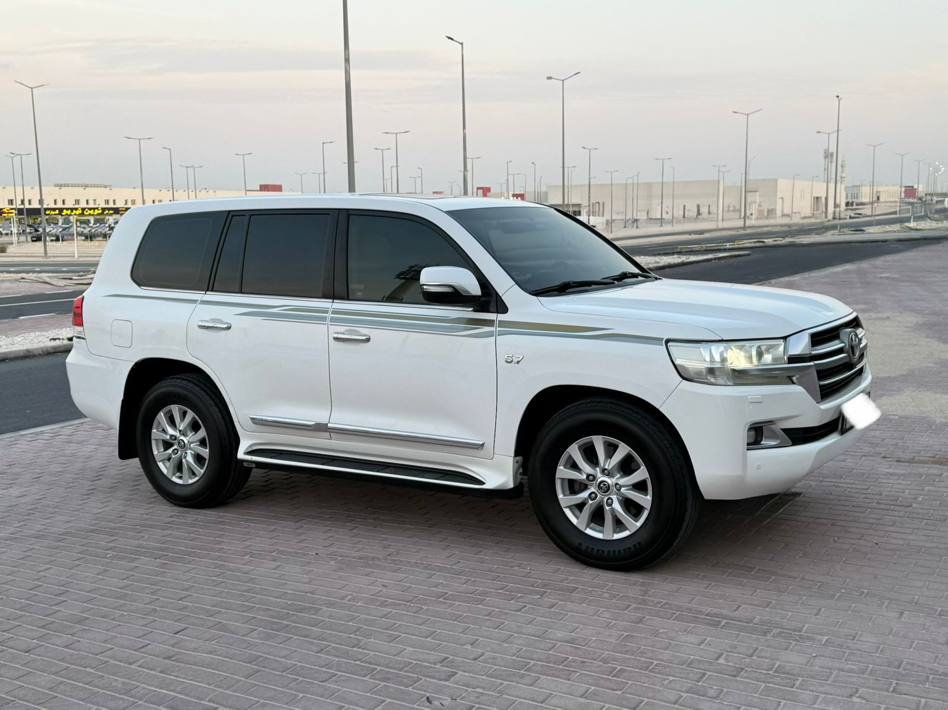 Toyota Land Cruiser VX.R 2016 - Image 4