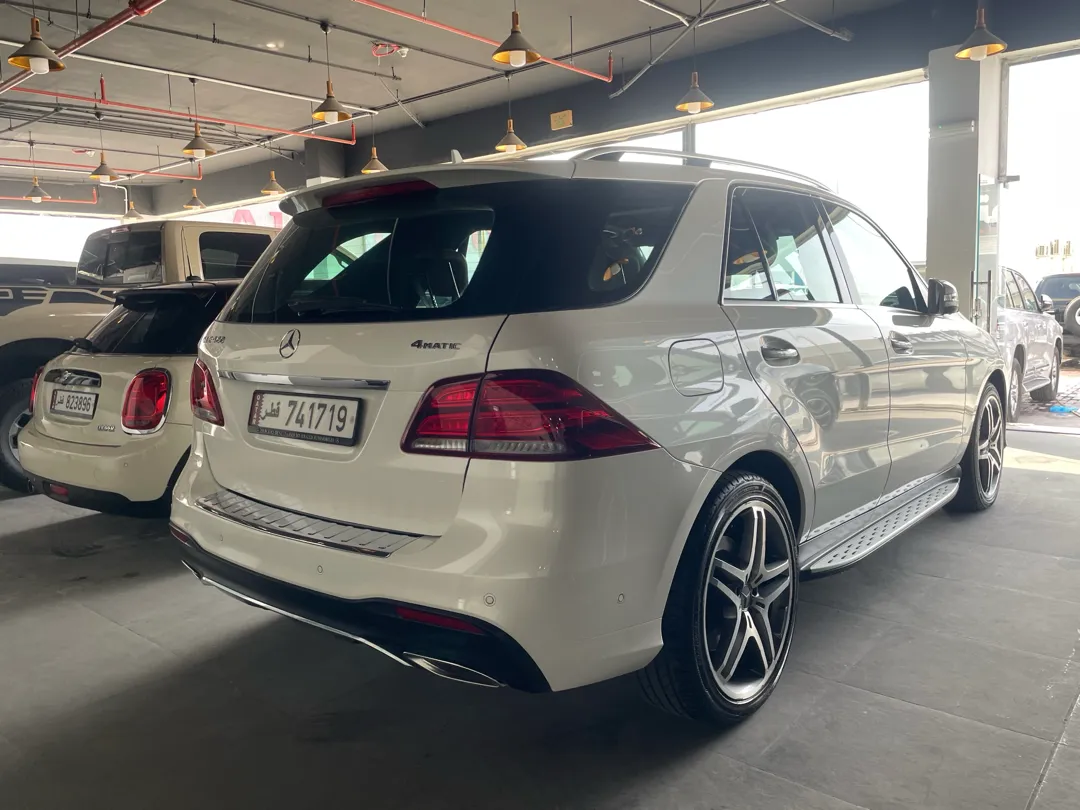 Mercedes-Benz GLE  400 2017 - Image 2