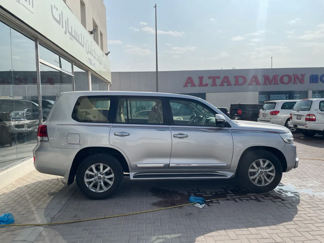 Toyota Land Cruiser GX.R 2020 - Image 2