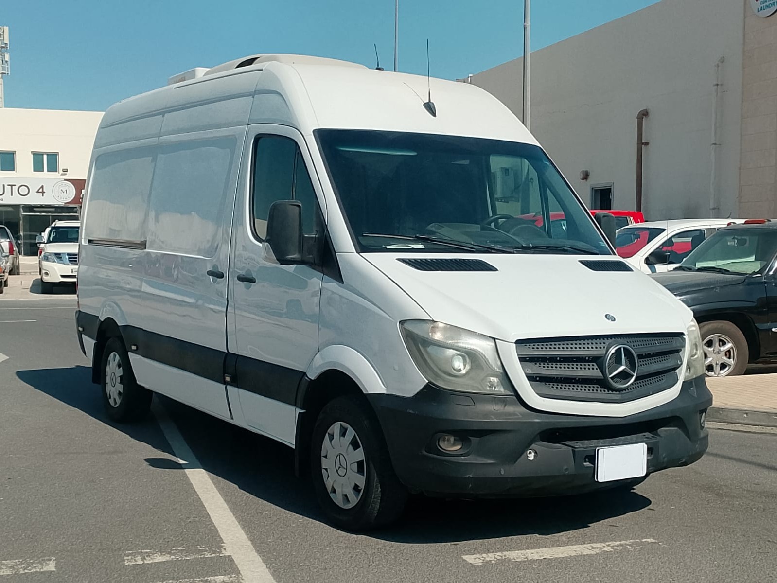 Mercedes-Benz Van  2015 - Image 1