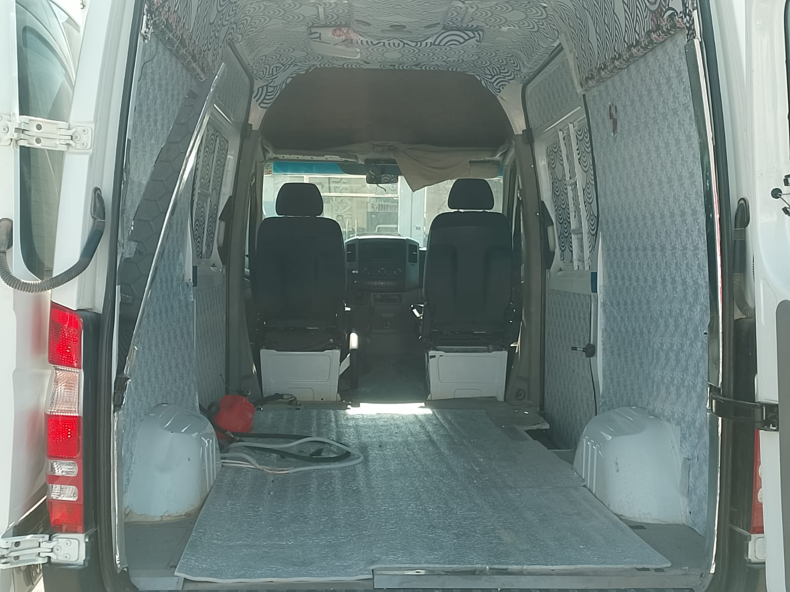 Mercedes-Benz Van  2015 - Image 2