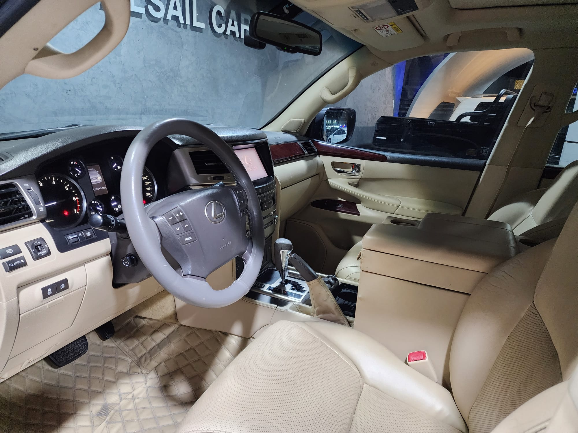 Lexus LX 570 2013 - Image 3