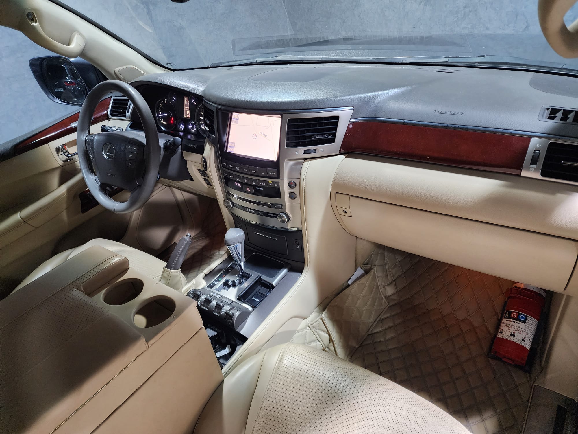 Lexus LX 570 2013 - Image 4