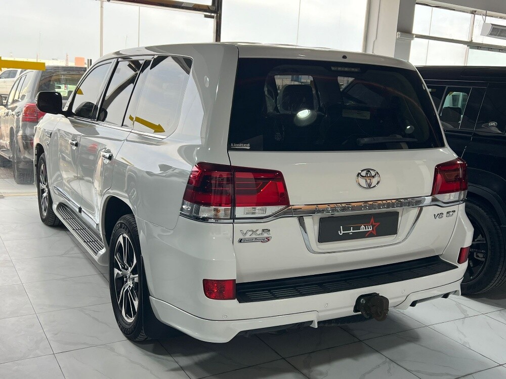 Toyota Land Cruiser VXR Grand Touring 2021 - Image 3