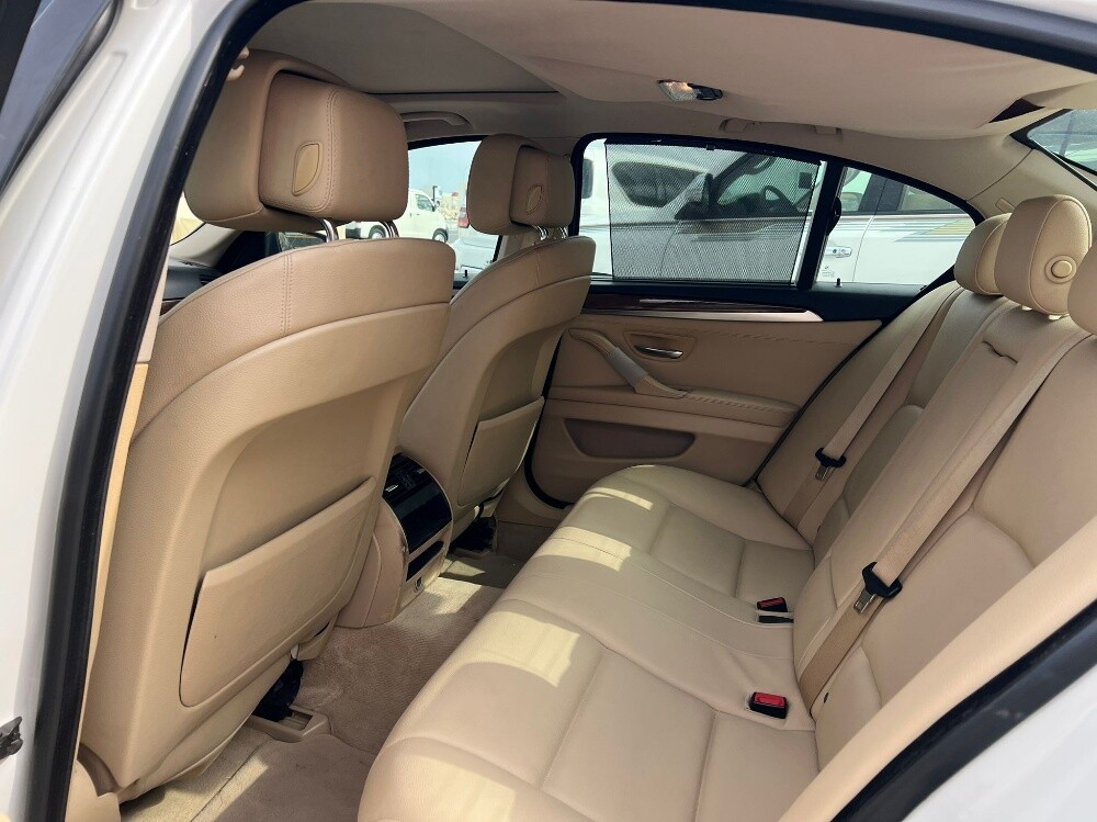 BMW 5-Series 520 i 2013 - Image 4