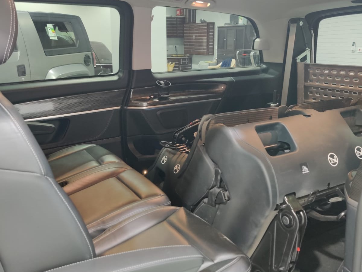 Mercedes-Benz Van  2020 - Image 3