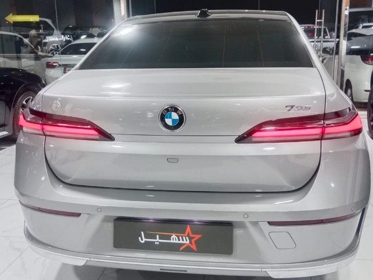 BMW 7-Series 735 Li 2023 - Image 2