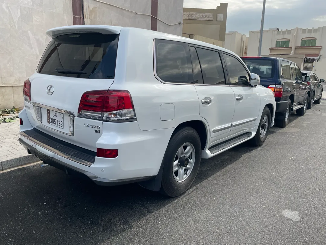 Lexus LX 570 2014 - Image 3