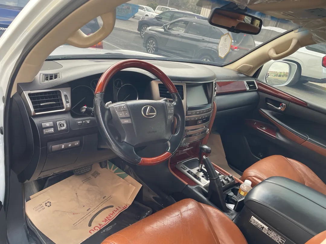 Lexus LX 570 2014 - Image 4
