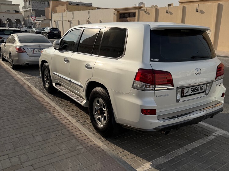 Lexus LX 570 S 2015 - Image 2
