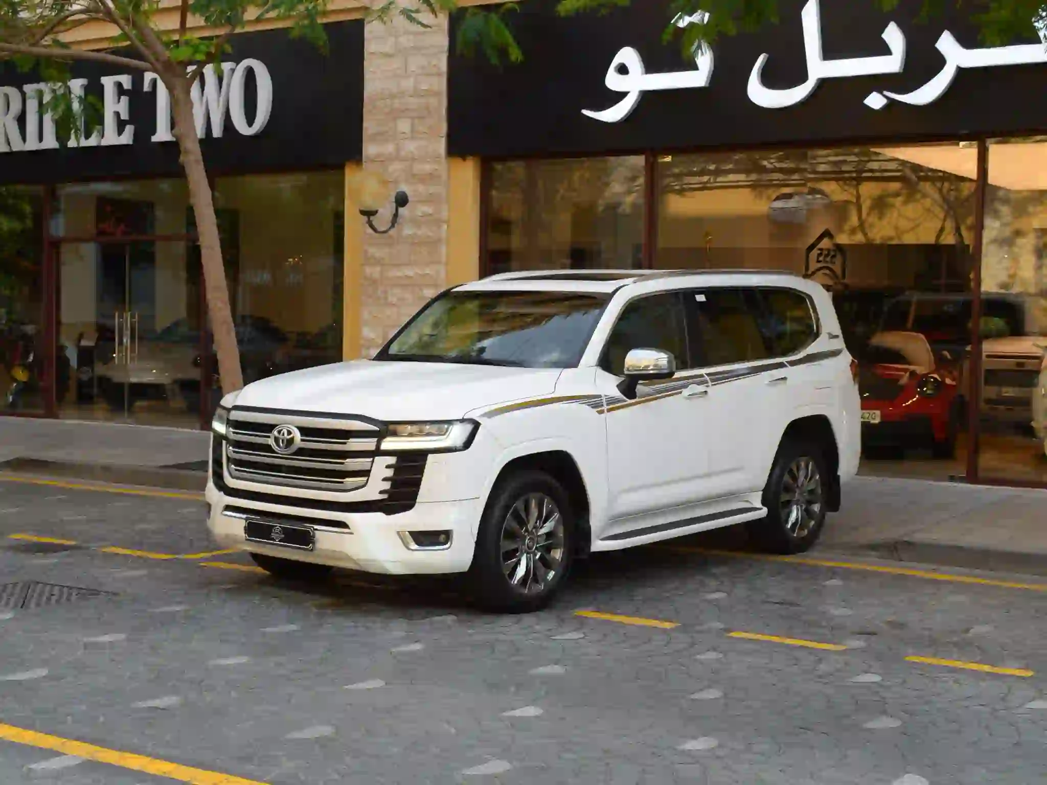 Toyota Land Cruiser VX 2022 - Image 2