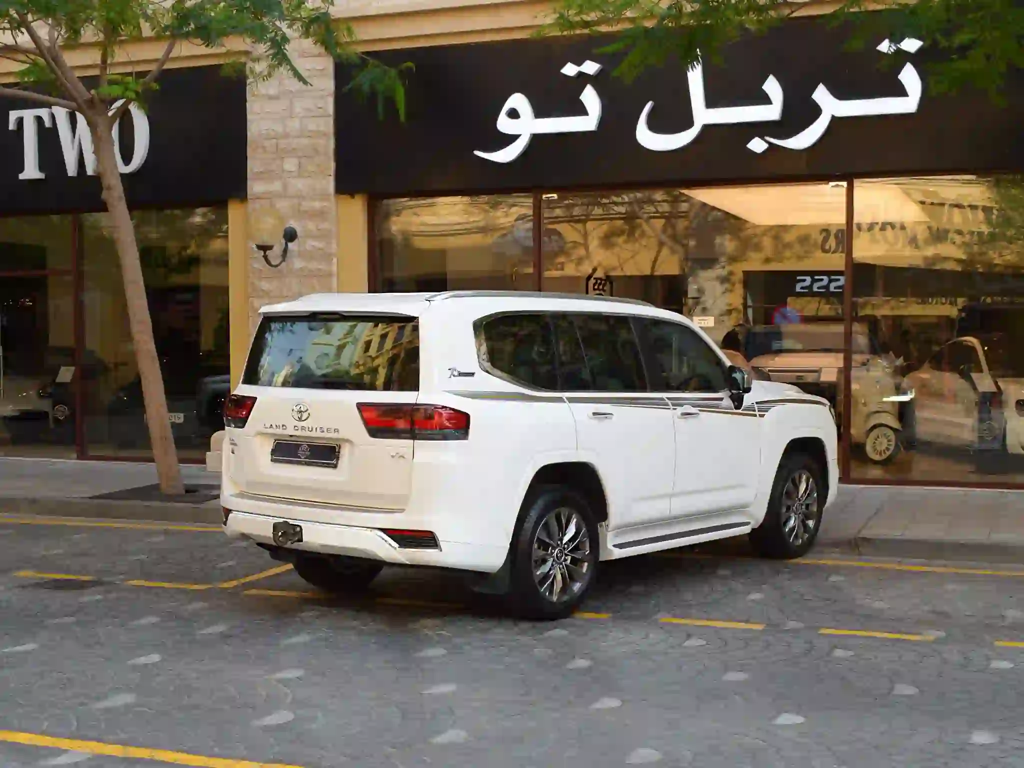 Toyota Land Cruiser VX 2022 - Image 3