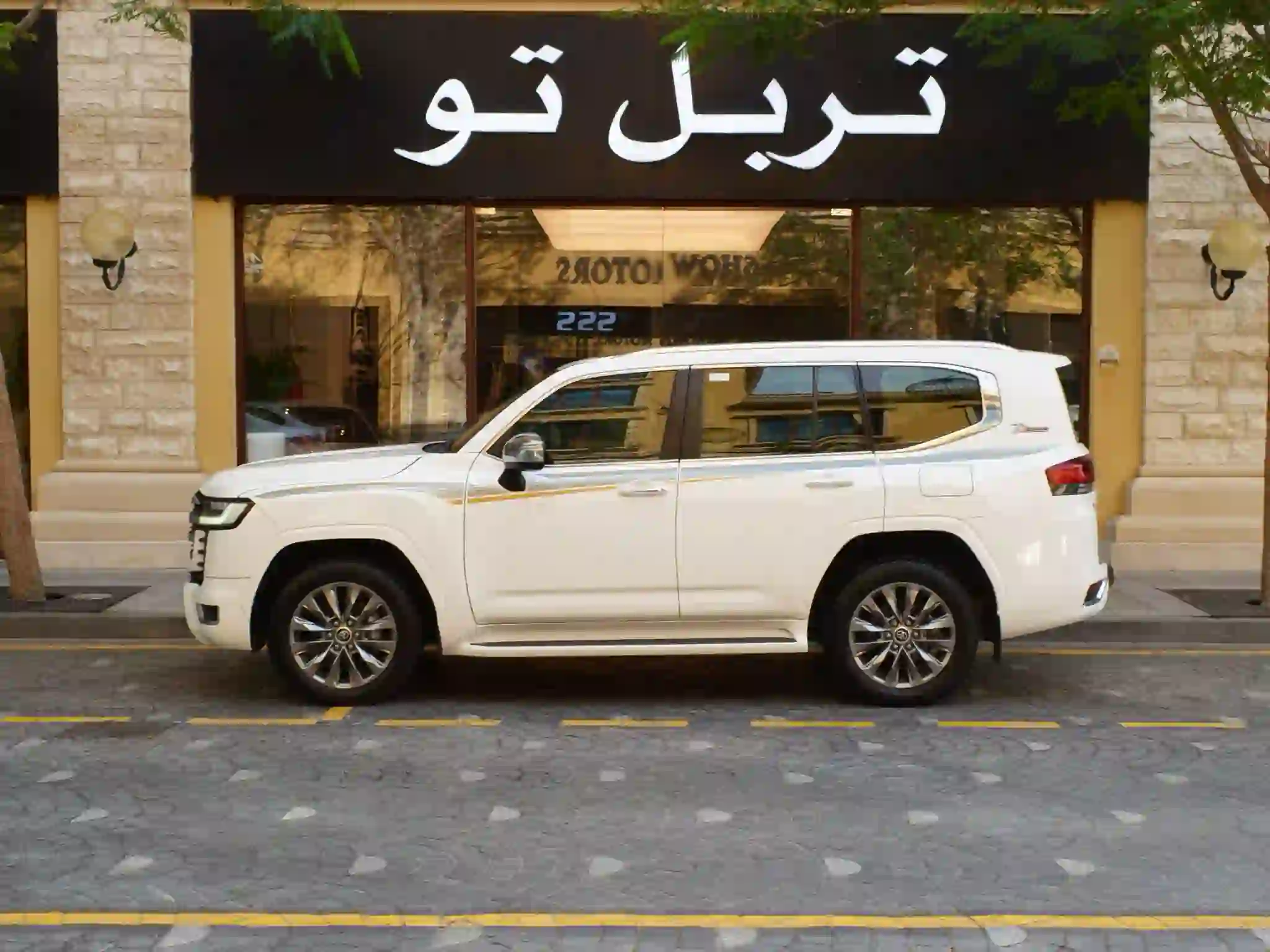 Toyota Land Cruiser VX 2022 - Image 4