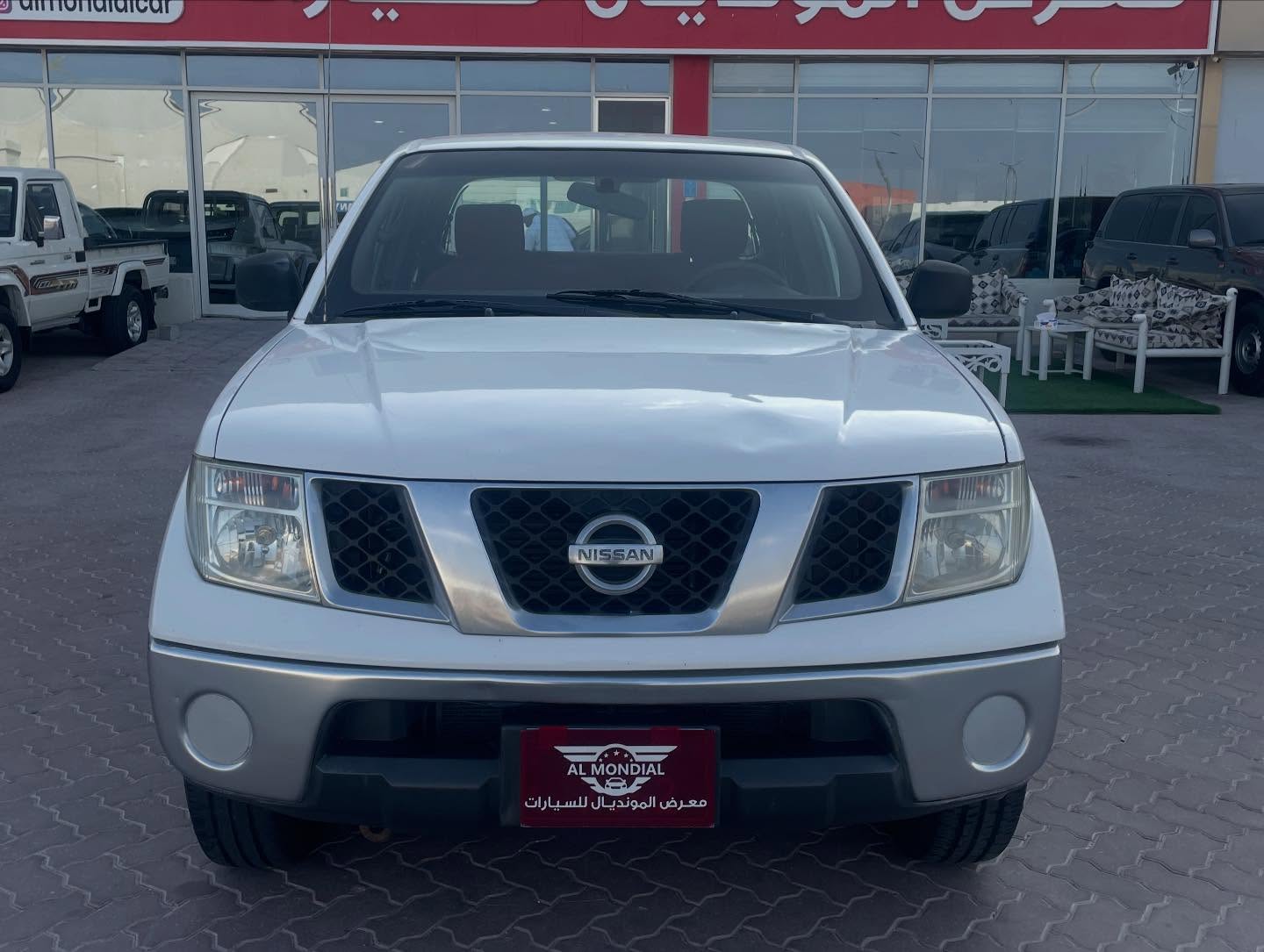 Nissan Pickup 2011 - Image 2