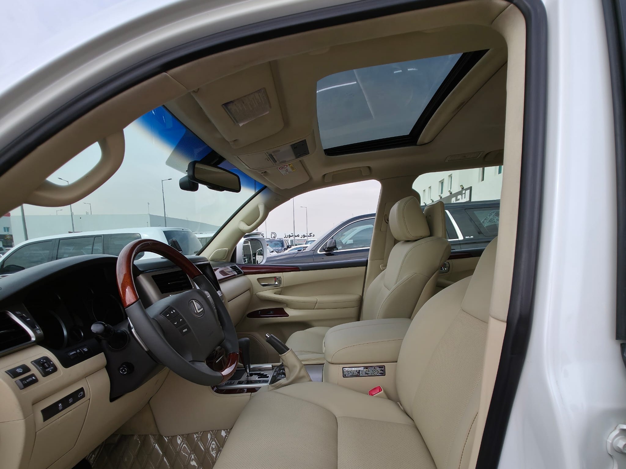Lexus LX 570 2013 - Image 4