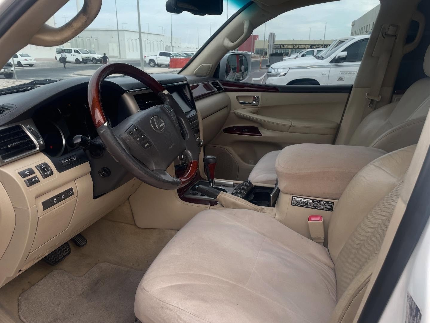 Lexus LX 570 2012 - Image 3
