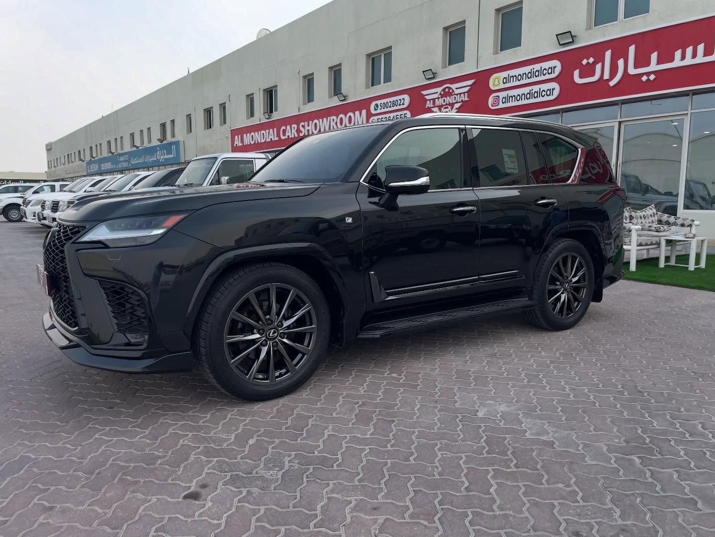 Lexus LX 600  F-Sport 2024 - Image 4