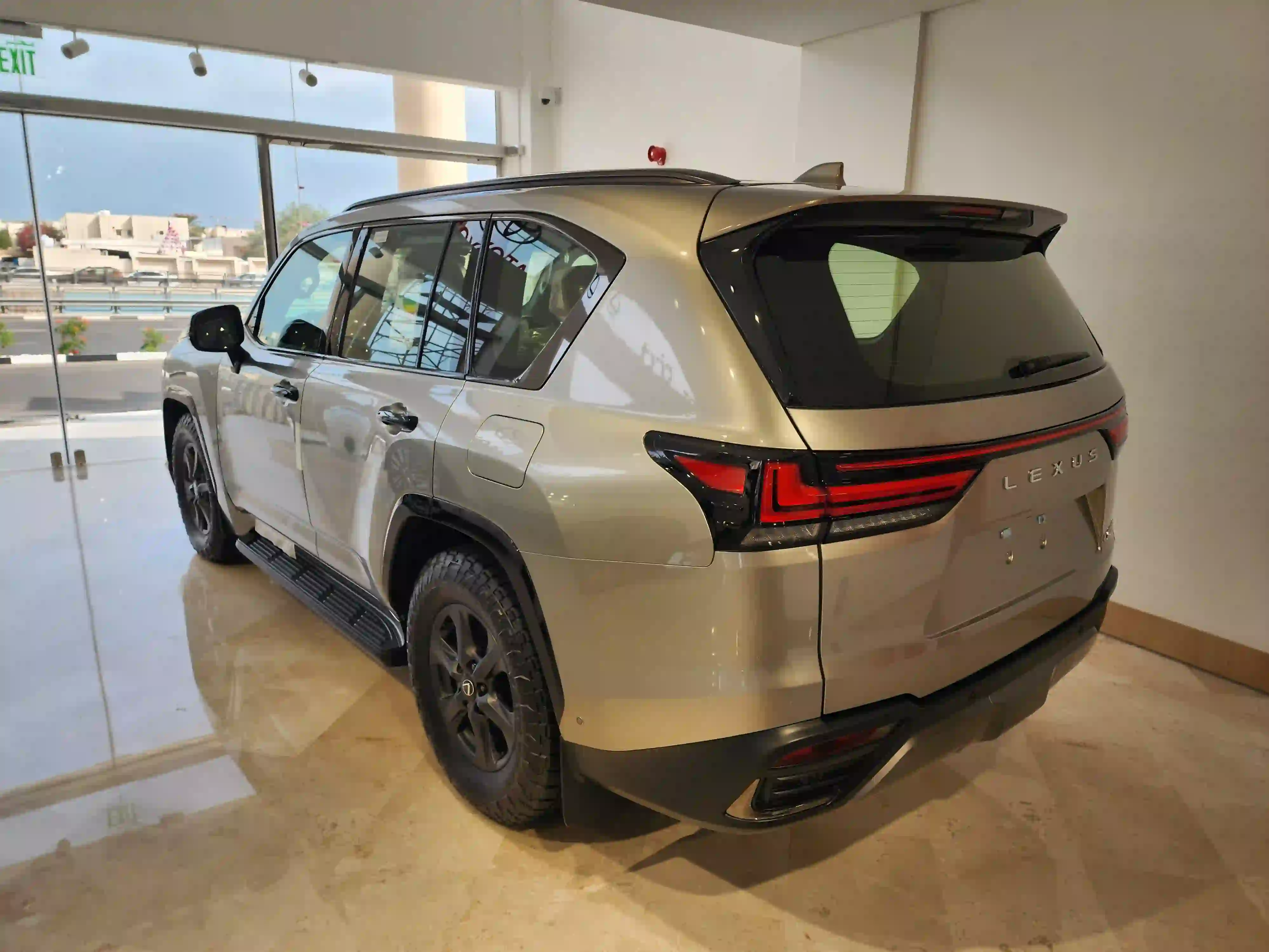 Lexus LX 600 OVERTRAIL 2025 - Image 2