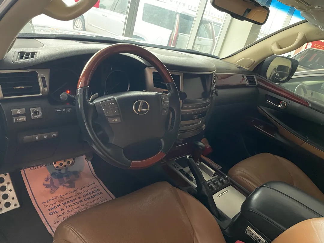 Lexus LX 570 2015 - Image 3