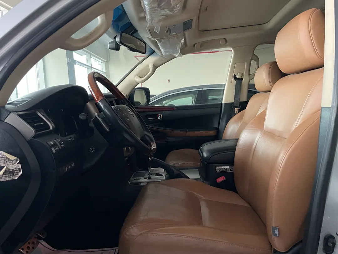 Lexus LX 570 2015 - Image 4