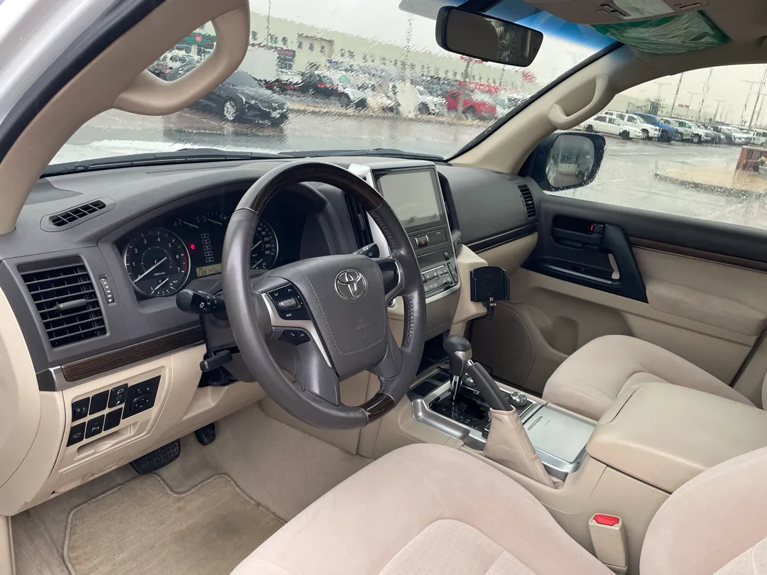 Toyota Land Cruiser GX.R 2019 - Image 4