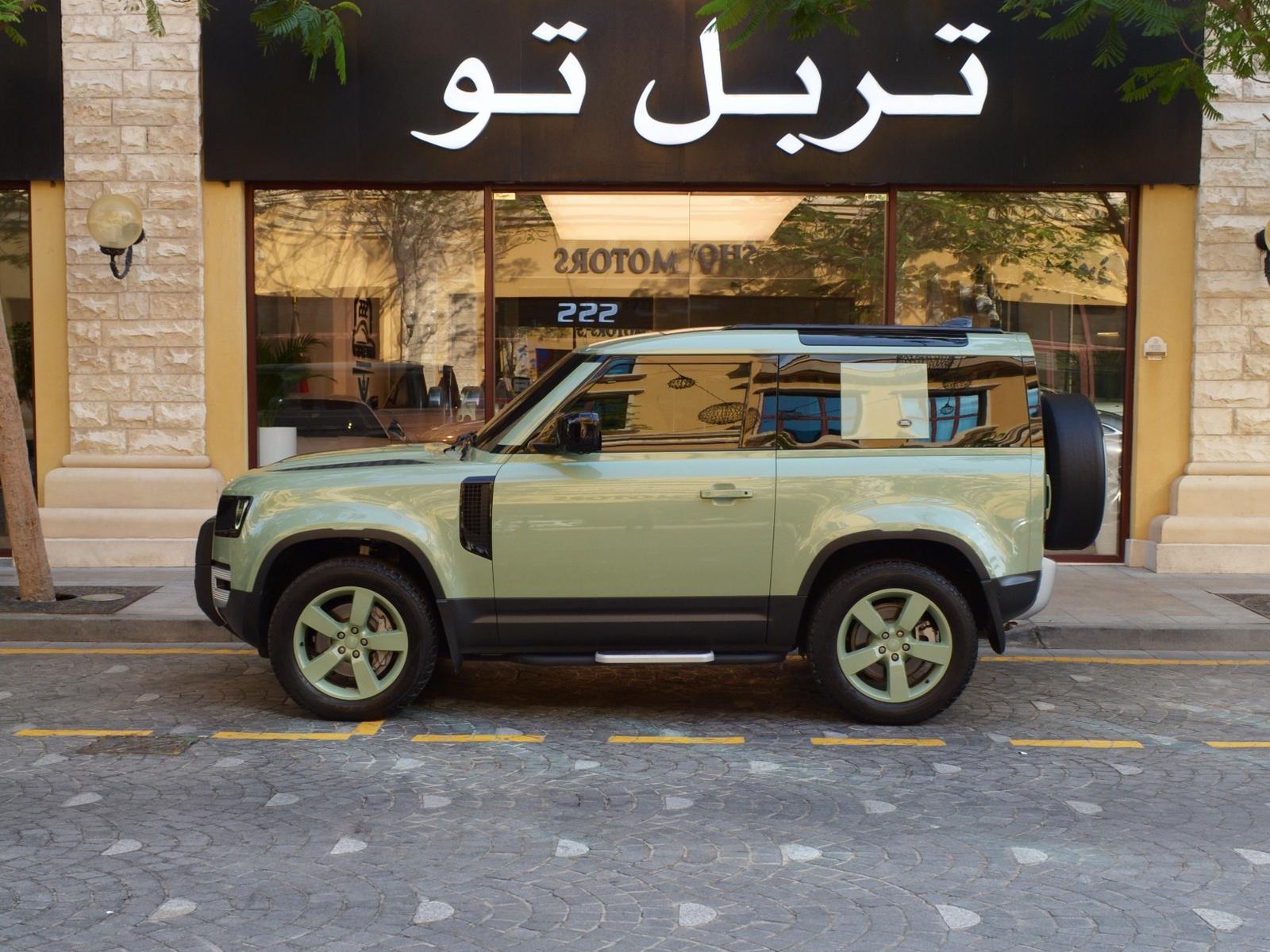 Land Rover Defender 90 2023 - Image 4