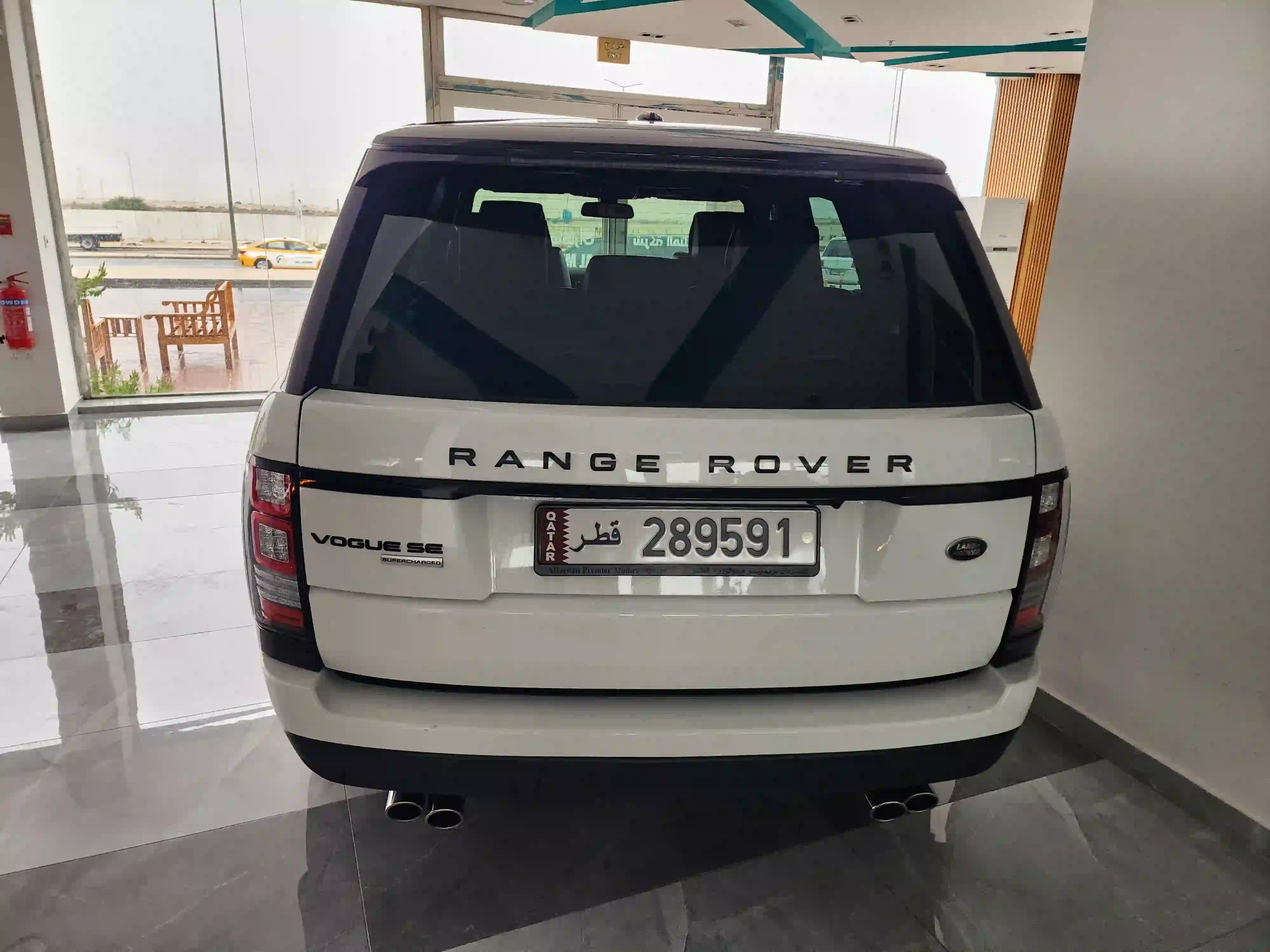 Land Rover Range Rover Vogue SE SuperCharged 2016 - Image 3