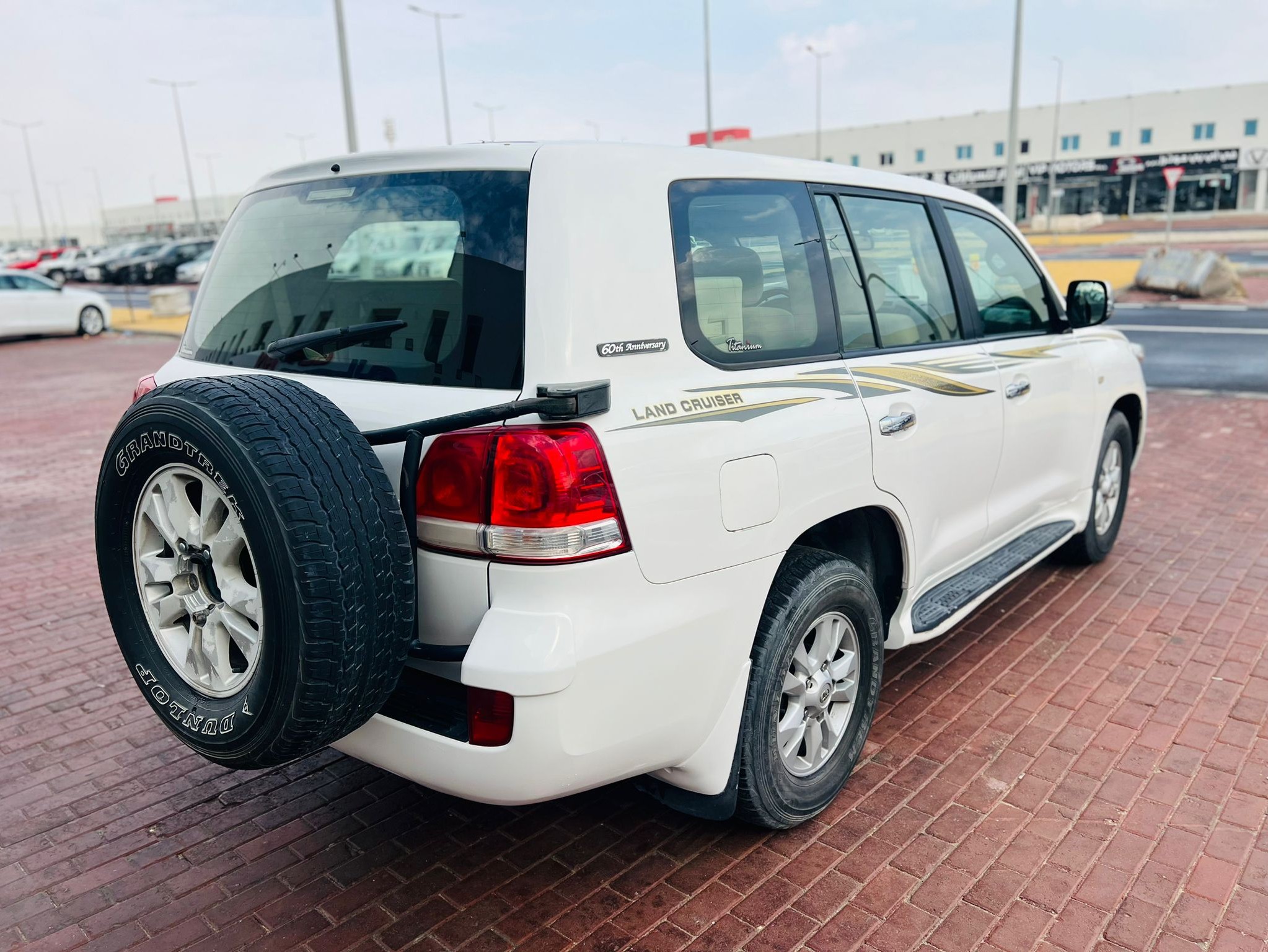 Toyota Land Cruiser GX.R 2011 - Image 4