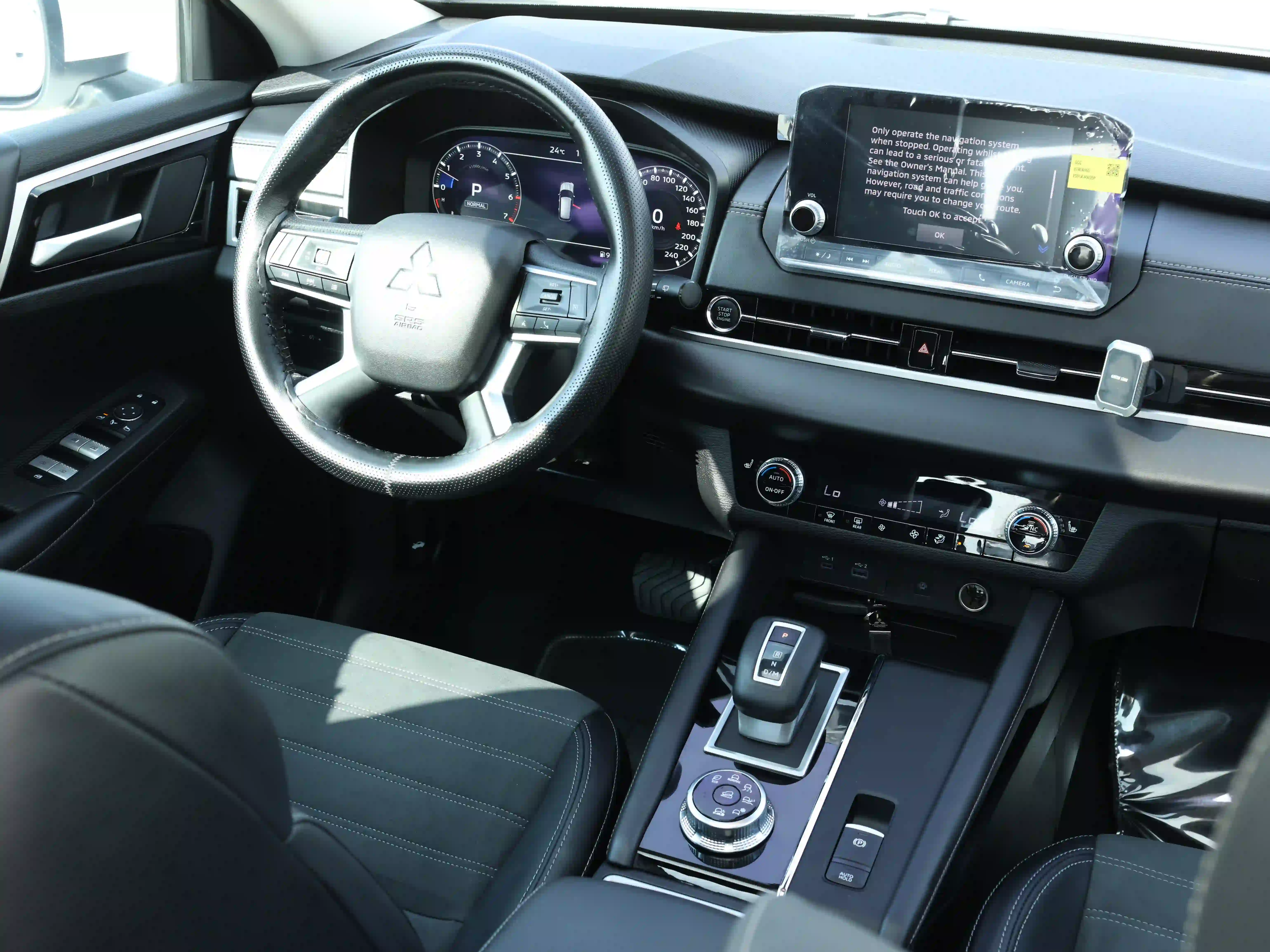 Mitsubishi Outlander 2024 - Image 4