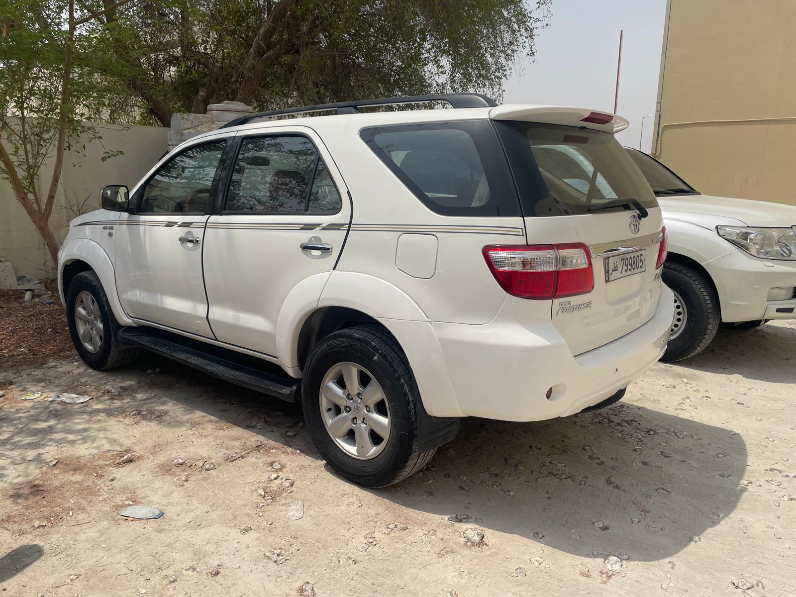 Toyota Fortuner V6 2009 - Image 2