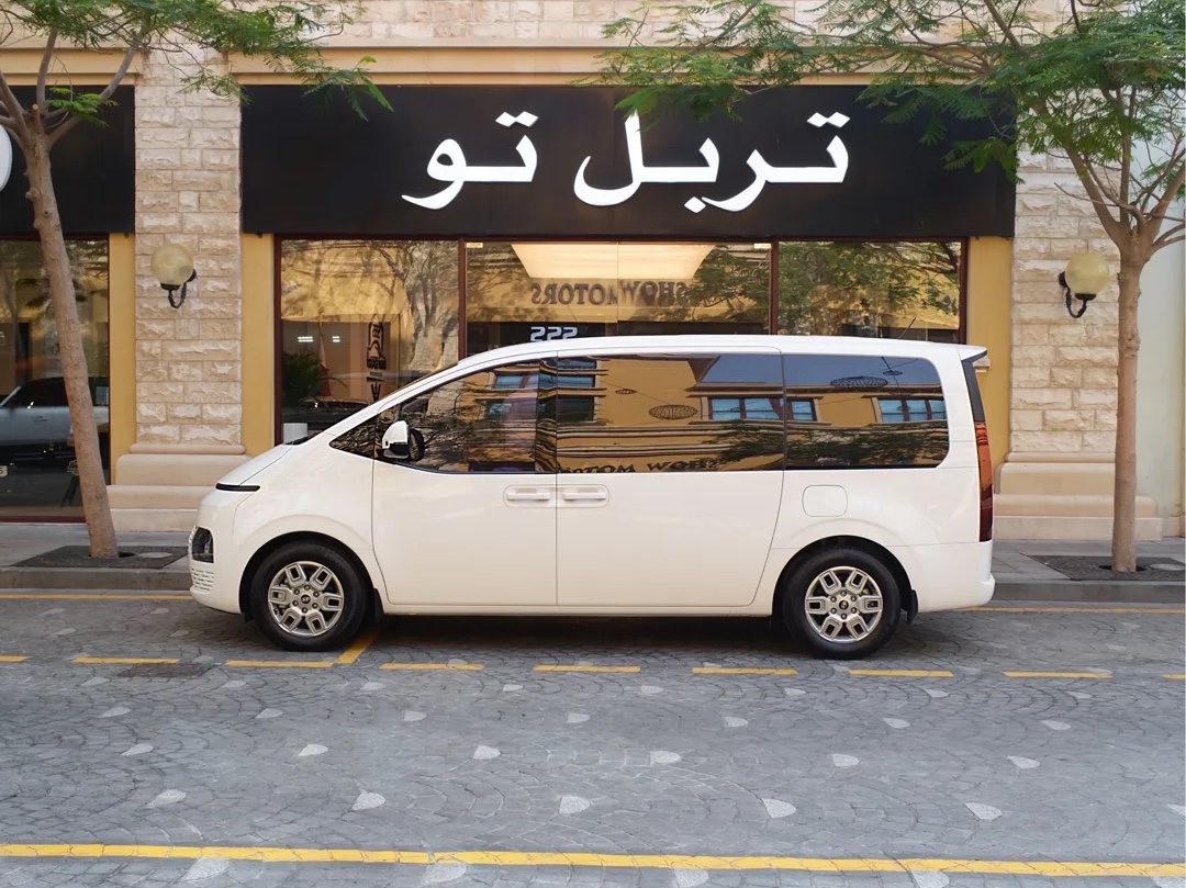 Hyundai STARIA 2025 - Image 2