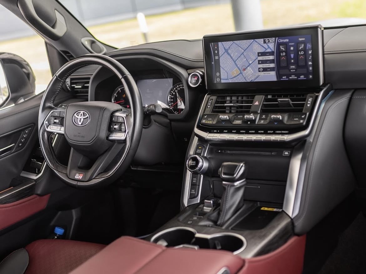 Toyota Land Cruiser G/R - Image 3